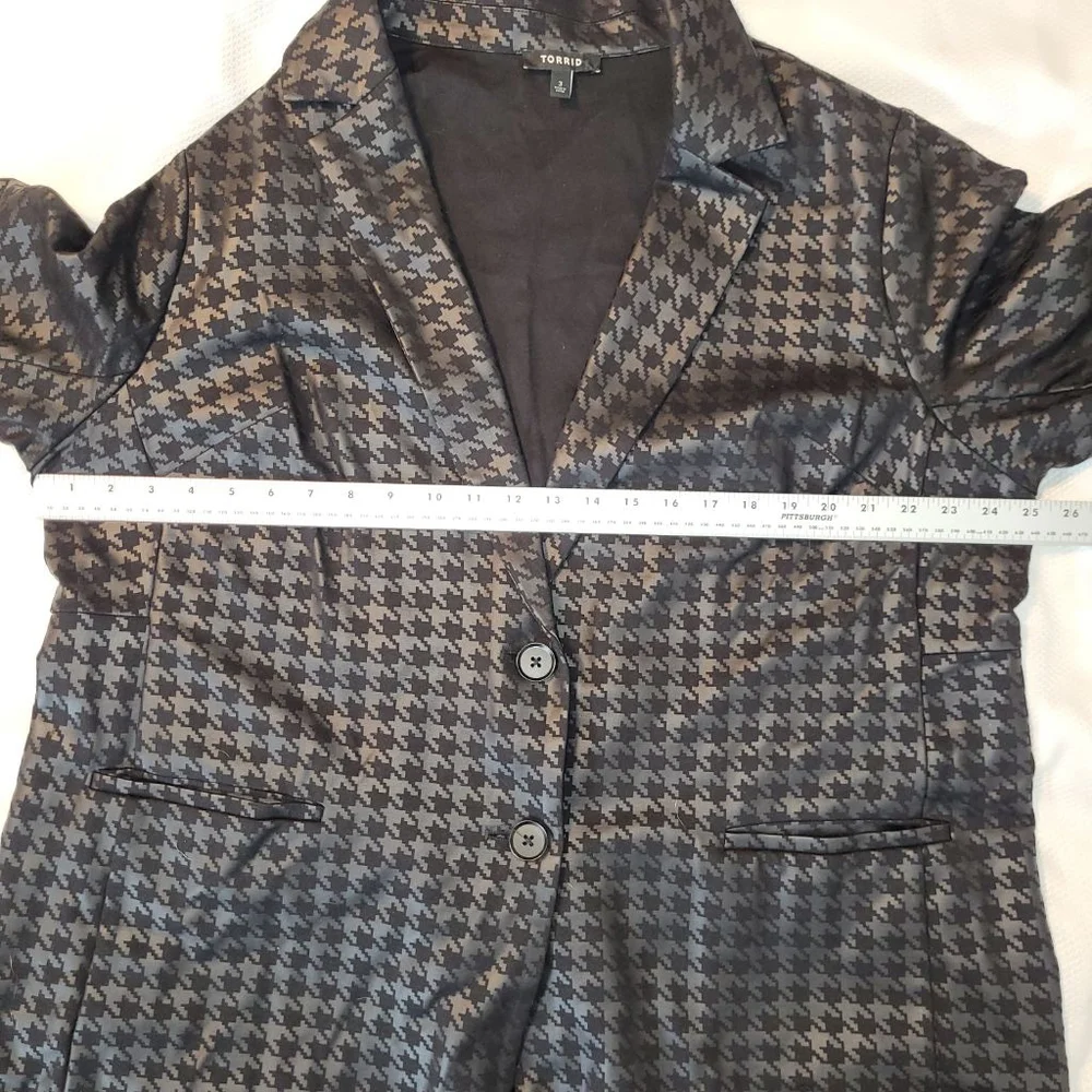 Women's Torrid Studio Luxe Ponte Relaxed Houndstooth Blazer 3X Black Gray - Picture 10 of 10